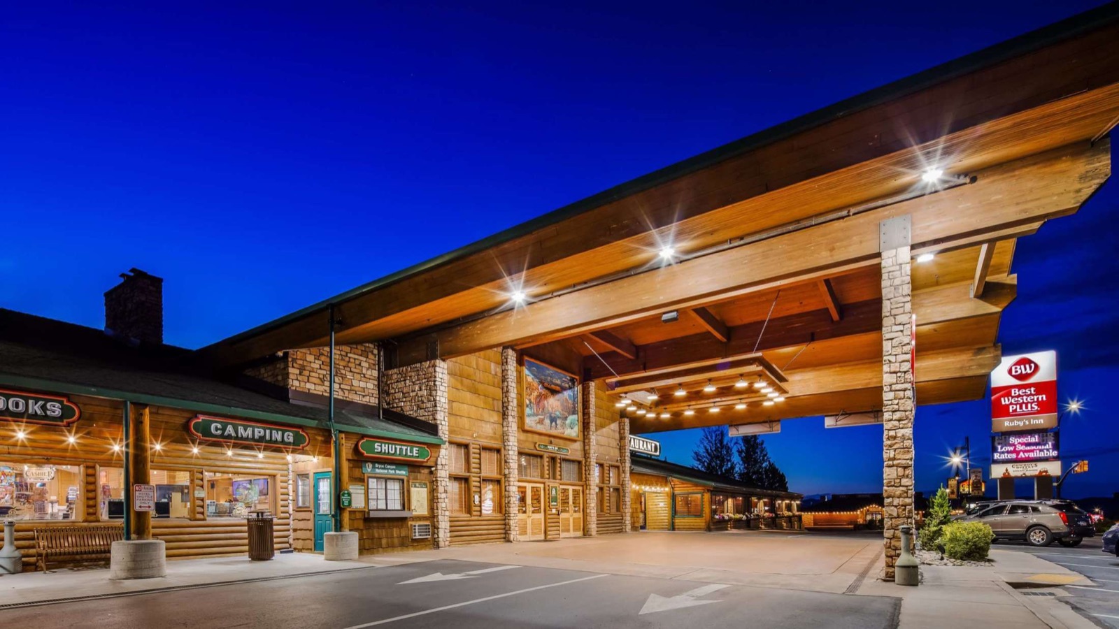 Exterior of Ruby's Inn hotel near the Bryce Canyon entrance
